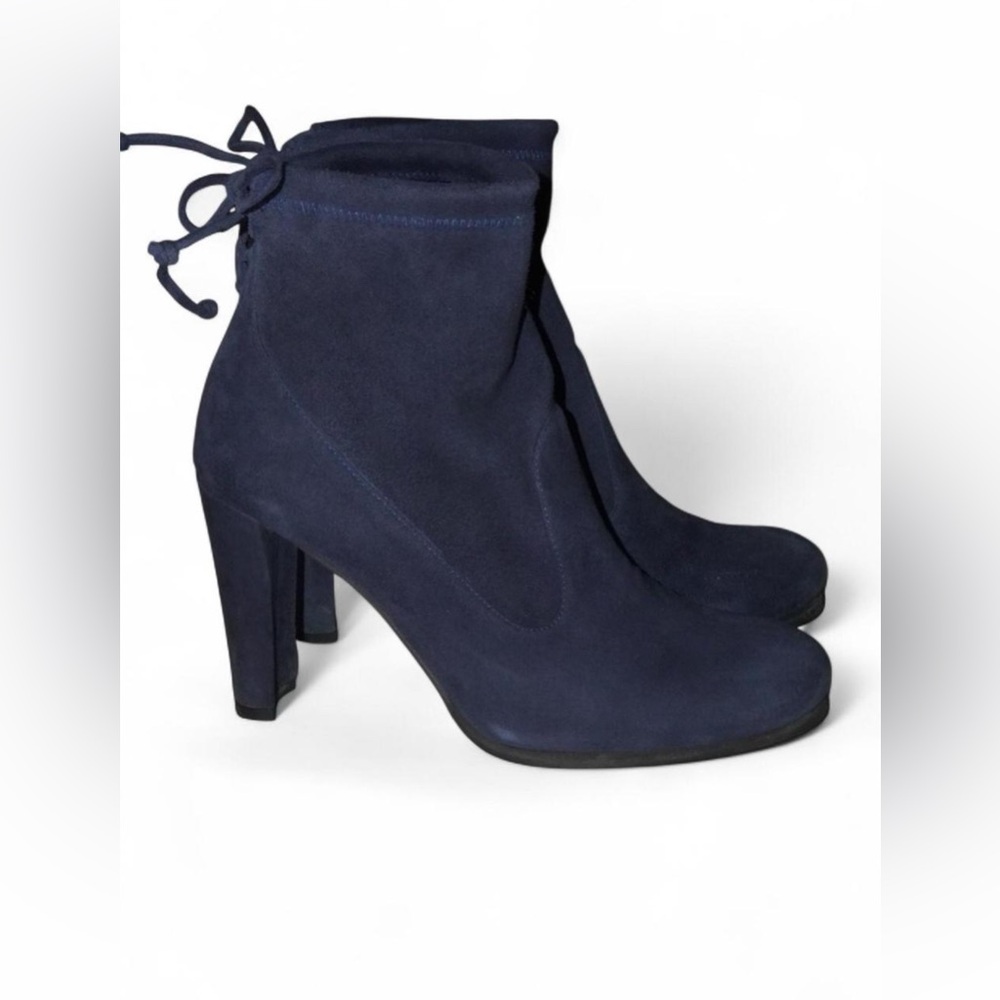 Stuart Weitzman Navy Suede Ankle Boots size 7.5
Blue Women's Ankle Booties 7 1/2